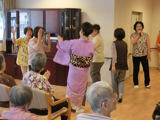 『アミライフ・湯の里』日本舞踊